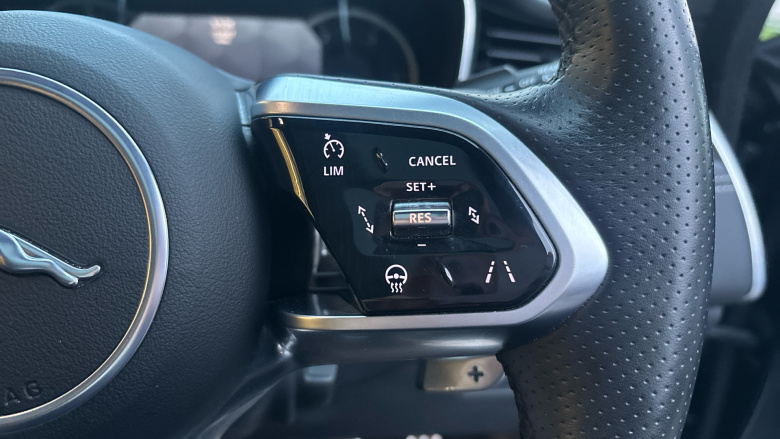 Jaguar F-Pace 3.0 D300 Sport 5dr Auto AWD Diesel Estate